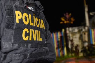 Uma mãe escondeu o celular no quarto e acabou descobrindo que a filha de 12 anos era estuprada pelo próprio padrasto