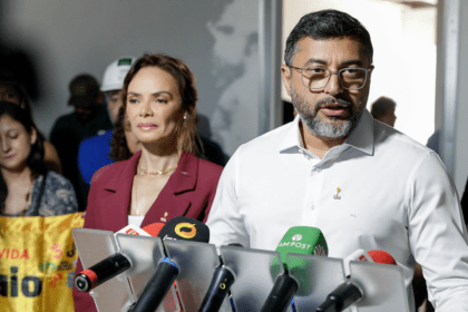 Governador Wilson Lima em coletia na vistoria obras do Centro Integrado de Atendimento à Criança e ao Adolescente