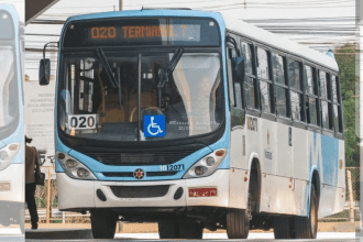 ônibus da linha 020 em Manaus
