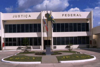 Imagem mostra prédio da Justiça Federal em Tabatinga