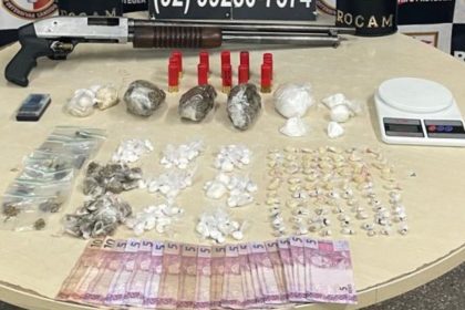 Polícia apreende mais de 200 porções de drogas, arma e munições em Manaus