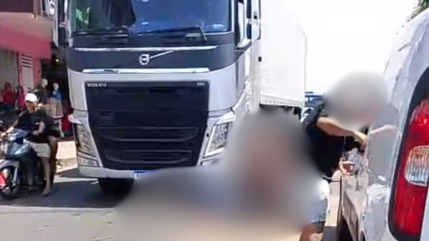 Idoso morre atropelado por carreta