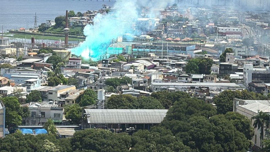 Vídeo: Incêndio atinge subestação de energia no bairro Aparecida, em Manaus