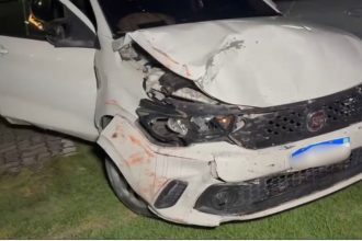 Trio é preso após tentar fugir da polícia e bater carro em Manaus