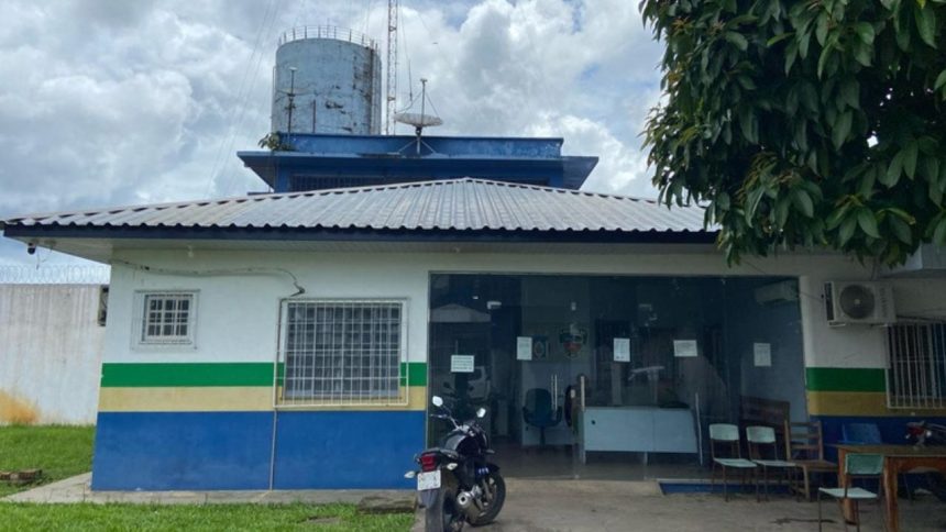 Um homem identificado por Mohamed Aly das Graças, 26, foi preso na madrugada de domingo (04), por tentativa de latrocínio