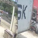 Vídeo mostra homem sendo atropelado por caminhão ao andar distraído com celular