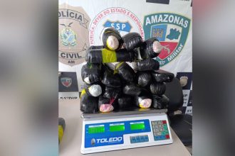 Polícia apreende mais de 21 kg de cocaína em barco no interior do Amazonas
