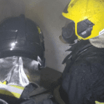 Bombeiros controlam incêndio após celular explodir em colchão