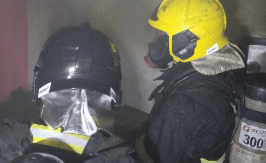 Bombeiros controlam incêndio após celular explodir em colchão