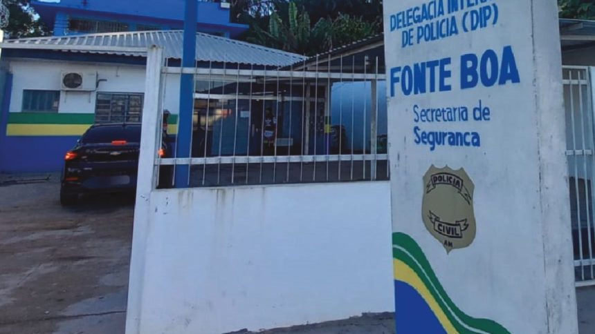 Jovem é preso após ameaçar avó com faca tipo peixeira no Amazonas