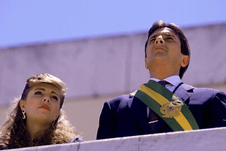 Fernando Collor de Melo em 15 de março de 1990 tomando posse como presidente da República eleito