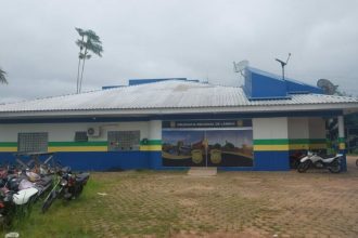 Mulher é presa no Dia das Mães por agredir e ameaçar filhas com terçado no Amazonas