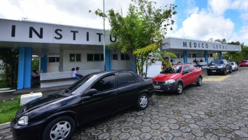 Homem conhecido como “Tigrão” é morto a golpes de terçado dentro de casa em Manaus