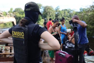Suspeitos de garimpo ilegal são presos e dragas apreendidas durante Operação Ágata Amazônia