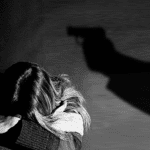 Violência contra a mulher arma de fogo