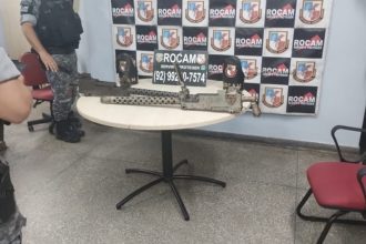 Homem é preso com duas submetralhadoras de guerra em Manaus