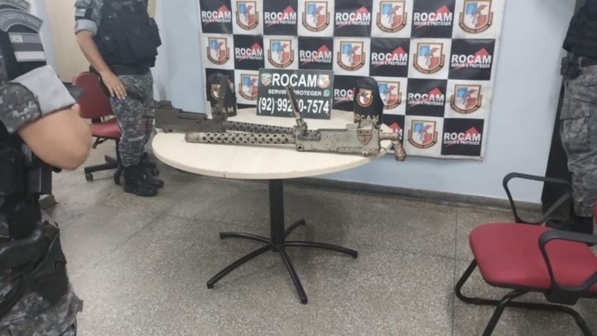 Homem é preso com duas submetralhadoras de guerra em Manaus