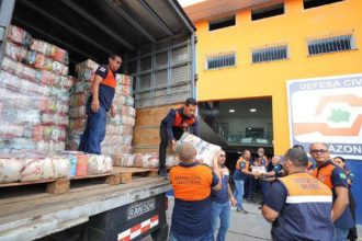 Cheia no Amazonas afeta 144 mil pessoas