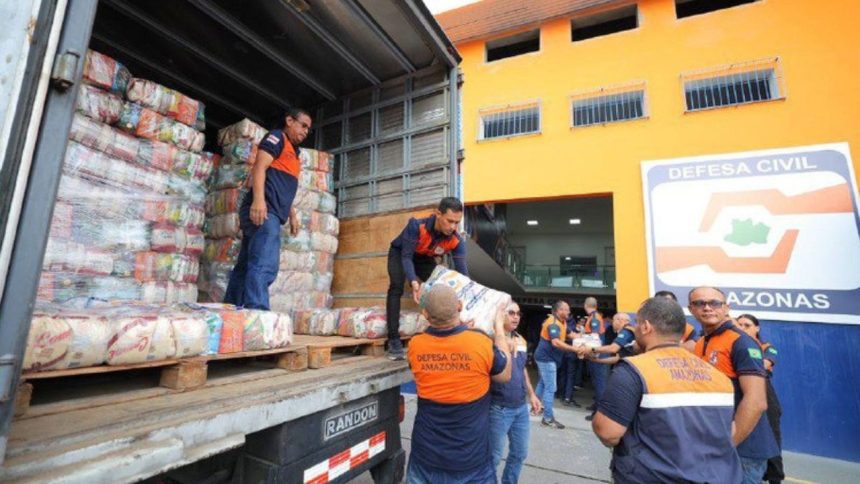 Cheia no Amazonas afeta 144 mil pessoas