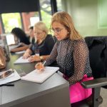 Curso gratuito de Secretariado e Rotinas Administrativas abre inscrições em Manaus