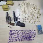 Quadrilha é presa em flagrante envolvida em roubo de joias avaliadas em R$180 mil