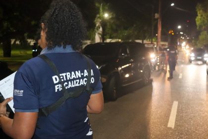 Operação Lei Seca flagra 50 motoristas dirigindo embriagados