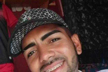 Jovem que tentou matar companheira a tiros em Itacoatiara é procurado pela Polícia