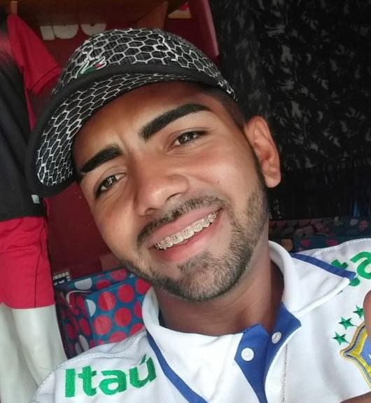 Jovem que tentou matar companheira a tiros em Itacoatiara é procurado pela Polícia