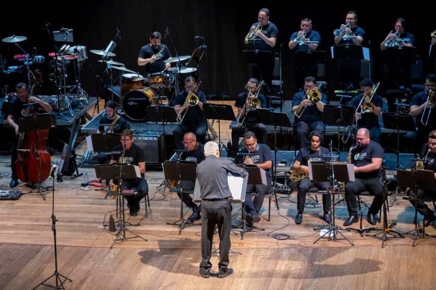 Teatro da Instalação celebra 24 anos com show gratuito da Amazonas Band