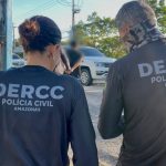 Foto Mostra Policiais em cumprimento de mandado na Operação Mão de Ferro 2