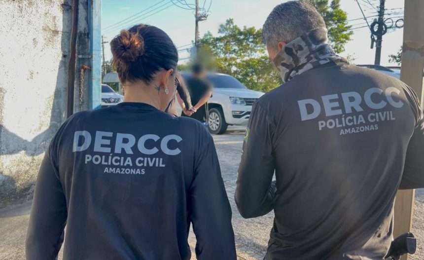 Foto Mostra Policiais em cumprimento de mandado na Operação Mão de Ferro 2