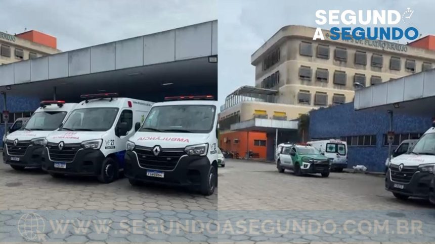 Ambulâncias estacionadas em frente ao Hospital Platão Araújo, em Salvador, após transferência de pacientes da UTI devido a um furto de cabos.