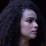 Valentina Marques, de apenas 14 anos, vem chamando atenção no cenário artístico com trabalhos de destaque no teatro e no audiovisual