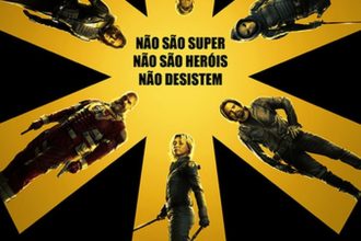 Cartaz do filme Thunderbolts com a frase "Não são super, não são heróis, não desistem" em destaque.