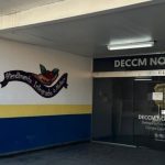 Fachada da Delegacia Especializada em Crimes Contra a Mulher (DECCM) no bairro Cidade de Deus, Manaus.