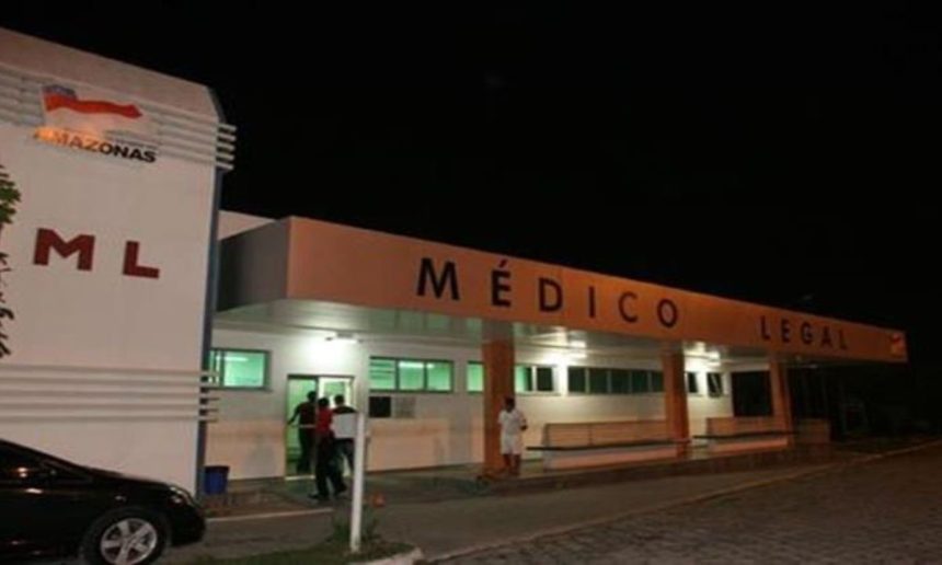 Fachada do IML (Instituto Médico Legal) Amazonas à noite.