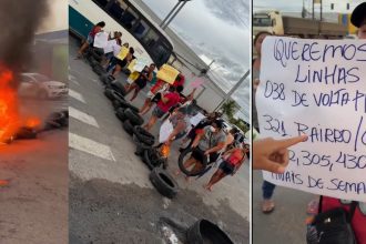 Moradores protestam na Torquato Tapajós contra mudança no itinerário dos ônibus na Zona Norte Foto: reprodução/redes sociais
