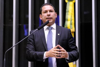 Imagem colorida mostra Marcelo Ramos em fala no Congresso Nacional