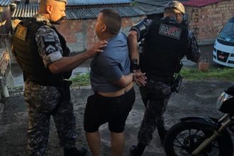 Com ciúmes da esposa, homem atira no vizinho em Manaus; bala ficou alojada na boca