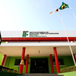 Imagem colorida mostra fachada do prédio do Ifam no Centro de Manaus