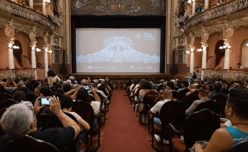 Imagem colorida mostra Festival Olhar do Norte no Teatro Amazonas