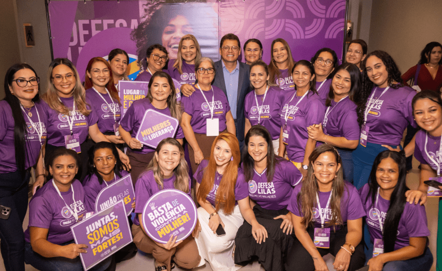 Imagem colorida mostra mulheres em reunião do União Brasil