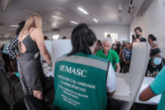 Imagem colorida mostra atendimento da Semasc