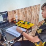 Cheia no Amazonas muda rotina de estudantes e afeta mais de 100 mil famílias