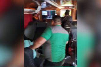 Lancha colide com barranco no Rio Negro e deixa três feridos no interior do Amazonas