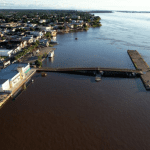 Imagem colorida mostra vista aérea do Porto de Parintins