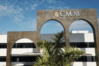 Imagem colorida mostra fachada da CMM para falar sobre o concurso da casa feito em 2024