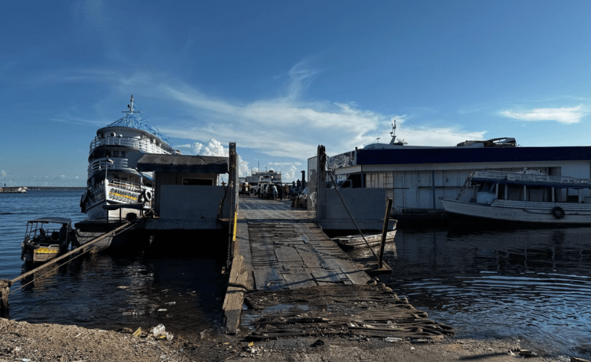 Imagem colorida mostra local onde há balsa onde criança sofreu choque elétrico