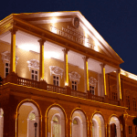 Imagem colorida mostra fachada do Tribunal de Justiça do Pará