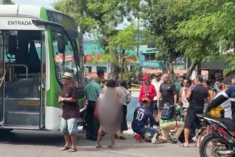 Morre mulher que foi atropelada por ônibus no bairro Compensa, em Manaus